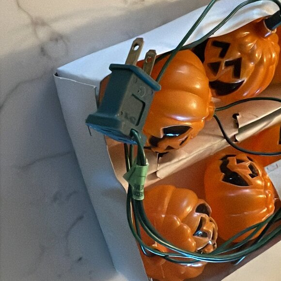 Vintage 90s Halloween 10 Light String Pumpkin Blow Mold Set with Box - 9 ft long - Picture 7 of 15